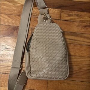 Elegant Beige Woven Belt Bag